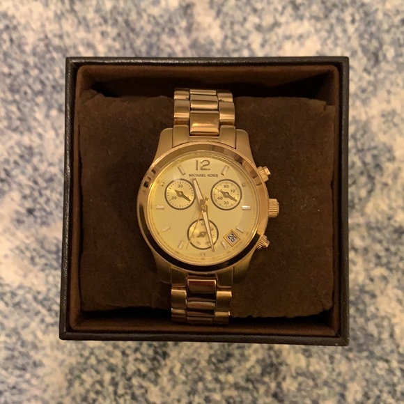 MICHAEL Michael Kors mini Runway gold watch - Picture 2 of 7